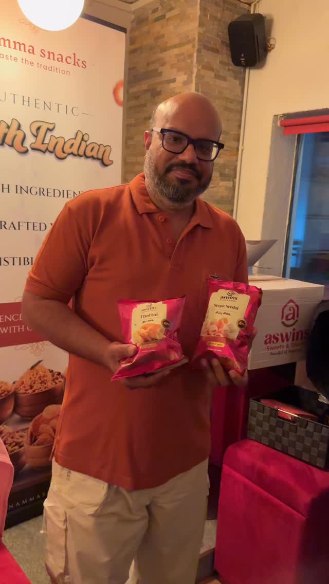 What an unforgettable evening! 🌟
We were thrilled to be a co-sponsor of the Stand-Up Comedy Night headlined by the brilliant @comedianpraveen — whose sharp humor and relatable stories had everyone laughing nonstop! 😂👏
A big shout-out to @a4a.events Events for organizing such a fantastic show and to everyone who joined in — it was a night full of laughter, fun, and of course… Namma Snacks! 🍿❤️
Because good times are always better with the taste of home by your side. 🇮🇳✨
🛒 Craving a bite? Order your favorite Indian snacks online at 👉 nammasnacks.de
#NammaSnacks #PraveenKumar #A4AEvents #StandUpComedy #ComedyNight #EventSponsor #IndianSnacksGermany #TasteOfHome #LaughterAndSnacks #GoodVibesOnly #SnackWithSmiles #DesiSnacks #NammaMoments