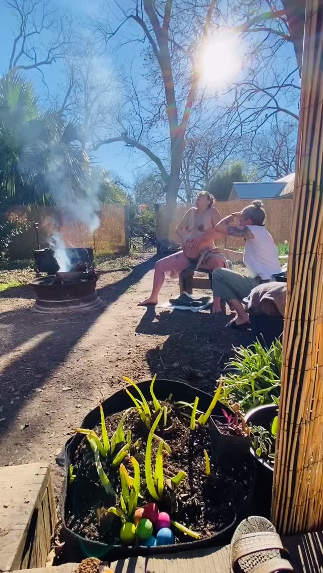 🎥 @heartofgoldbirth
She labored under the open sky, feet rooted in the earth that has held women forever.
No monitors. No fluorescent lights. Just breath, rhythm, and the quiet knowing of her midwife.
This is birth in its most primal form — a remembering.
A ceremony of strength, surrender, and sovereignty.
You don’t have to birth this way…
But you do deserve to know that you can.
🕯️Your birth. Your rite. Your way.
✨ Doula support that honors your whole self.
#WildBirth
#HolisticBirth
#HomebirthJourney
#SovereignBirth
#BirthKeeper
#WitchyWomen
#BirthOutside
#RadicalBirthKeeper
#MidwifeMagic
#UndisturbedBirth
#BirthWithoutFear
#ConsciousConception
#EmpoweredPregnancy
#DoulaMagic
#BirthAsCeremony