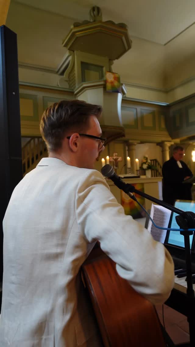 Auf uns 🥂 #hochzeitssänger#hochzeitslieder#aufuns#trauung