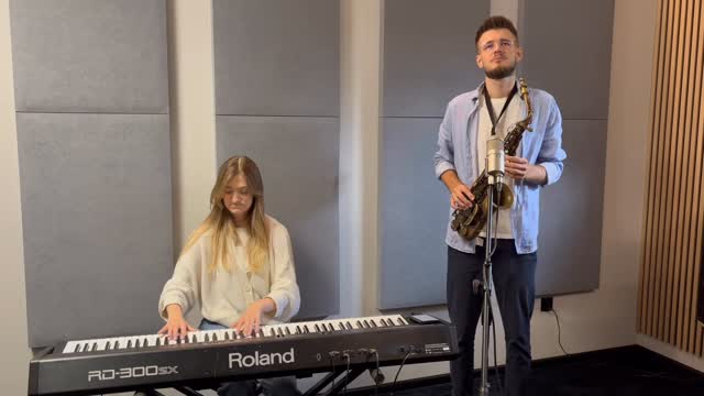 Holy Forever by Chris Tomlin. #cover #gospel #worship #holyforever #piano #saxophone @christomlin @tosia.music @tosia_kocinska
