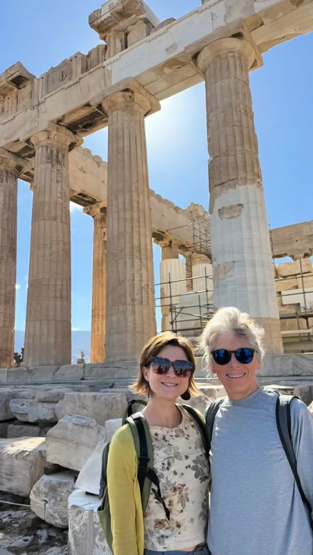 A little glimpse 🇬🇷 #athens #greece
.
We are stunned by the beauty, architecture, archeology, flavors and sounds of Athens.
.
Up next, Mystras, where the Olive Oil is created by the Earth and the hands of #ancient #traditions