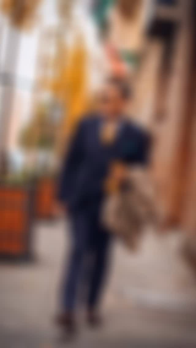 Az öltöny sosem megy ki a divatból, nem lesz avítt és idejétmúlt.
@tiborstiluslapja
@vitalebarberiscanonico1663
#tiborstiluslapja #stílus #stílustippek #tsl #fashionblogger #ootd #ugoditibor #mfw #pfw #suits #suitswag #menswear #gentleman #likesforlike