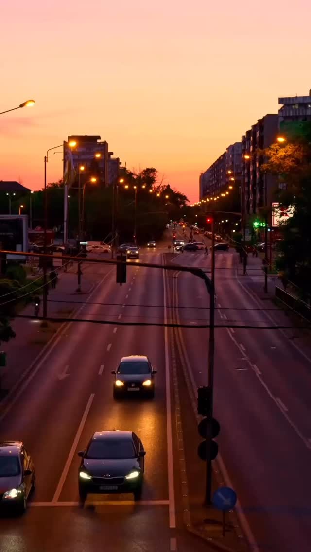 Modern life moves fast, and our bodies struggle to keep up. Ayurveda teaches you how to live in harmony with your natural rhythms. Even in a busy world, you can stay grounded, energised, and healthy 🌱
👉Curious about your unique rhythm? DM me to discover your dosha type and complete the Dosha Quiz, your first step to thriving naturally.