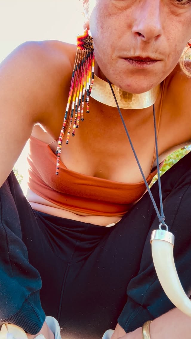 ✨ Never stop dancing.
Because movement is light.
It’s the breath made visible,
the pulse of life flowing through you.
Move — for embodiment,
for joy,
for freedom.
Each gesture is a prayer,
each breath a song of aliveness.
You don’t dance to become something —
you dance to remember who you are. 🌿
💫 Mantra:
“I move with life,
I move as light.”
#AjäAlaya #SacredMovement #DanceAsPrayer #Embodiment #FlowOfLife #SacredBodywork #EnergyInMotion #IntuitiveDance #FreedomThroughMovement #HolisticHealing
————————-————————-————————-———
✨ Ne cesse jamais de danser.
Car le mouvement est lumière.
C’est le souffle rendu visible,
le battement de la vie qui circule en toi.
Bouge — pour t’incarner,
pour la joie,
pour la liberté.
Chaque geste est une prière,
chaque respiration, un chant de vie.
Tu ne danses pas pour devenir,
tu danses pour te souvenir de qui tu es. 🌿
💫 Mantra :
« Je bouge avec la vie,
je bouge comme la lumière. »
#AjäAlaya #DanseSacrée #MouvementIntuitif #CorpsEtLumière #DanseDuSoin #ÉnergieEnMouvement #RituelDeVie #SoinHolistique #LibertéIntérieure