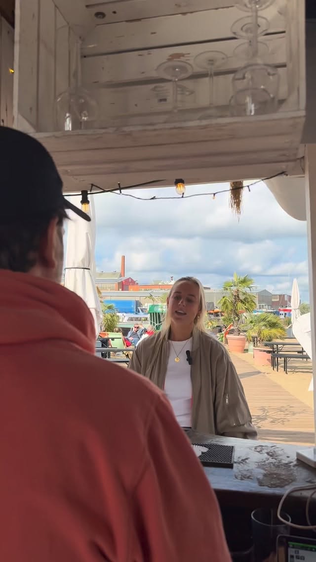 Bei uns bekommt ihr euer Bier natürlich schneller, als ihr Prost sagen könnt. 😉🍺
#StrandsalonLübeck #Lübeck #WürdeUnsNiePassieren #huch