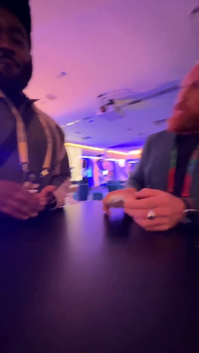 Magic at the NFL Dublin event #Magician