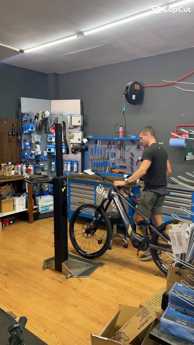 Ted is building the Conway Xyron Carbon….