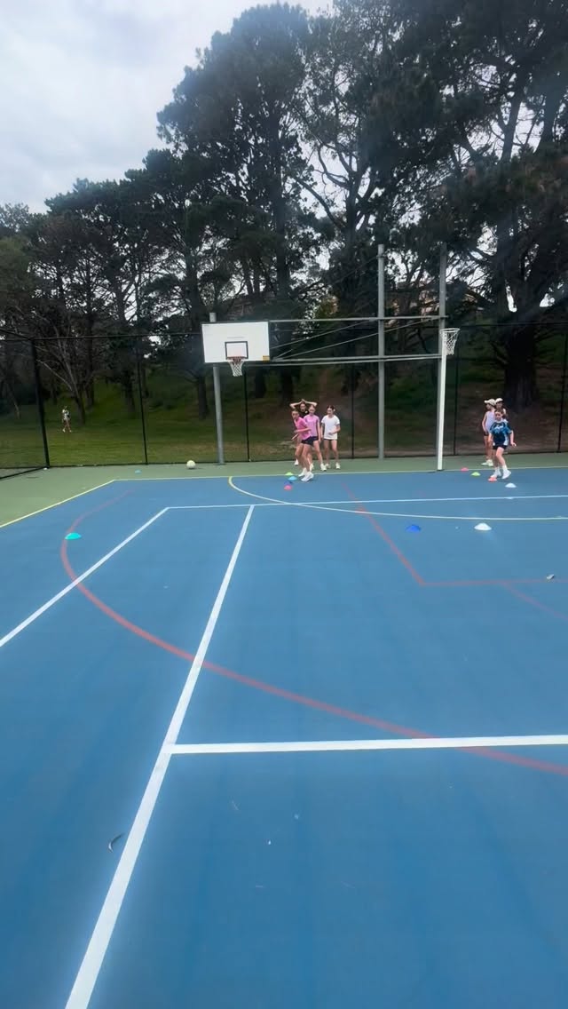 Morning agility at today’s clinic with these superstars 💫⭐️✨🤩
#netball
#netballdrills
#agilty
#footwork
#footspeed
#netballtraining
#netballgirls