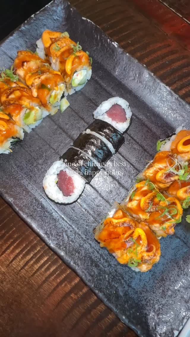 Happy hour plans: heading to @bluesushisakegrill for perfectly crunchy crispy rice, flavorful sushi rolls, and a cucumber jalapeño margarita to kick things off. 🍣😋
#chicagofood #chicago #chicagofoodie #chicagorestaurants #chicagodinner #restaurant #happyhour #chicagohappyhour #sushi