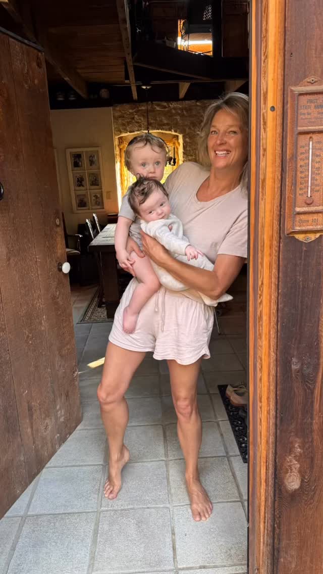 TENNESSEE GRANDKIDS ARE IN THE HOUSE… The weekend is off to a great start with @theallabacks driving up from Nashville for 5 days… #grandkids