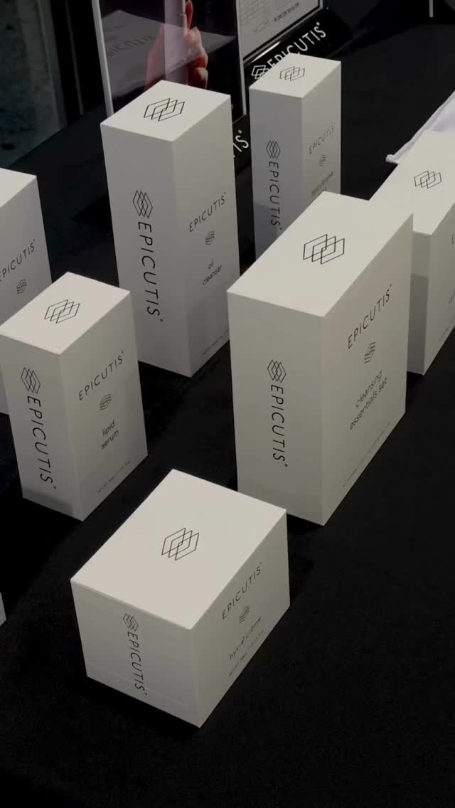 👻Nothing spooky about these ingredients 👻
In the spirit of Halloween, we’re unmasking what truly
matters: a healthy, resilient skin barrier. 🕸️ Epicutis®
isn’t magic — it’s science, innovation, and formulas
created to bring your skin back to life.
Discover the entire line and transform your ritual.
Available in practice now at IDBEAUTYSPA! 🛒