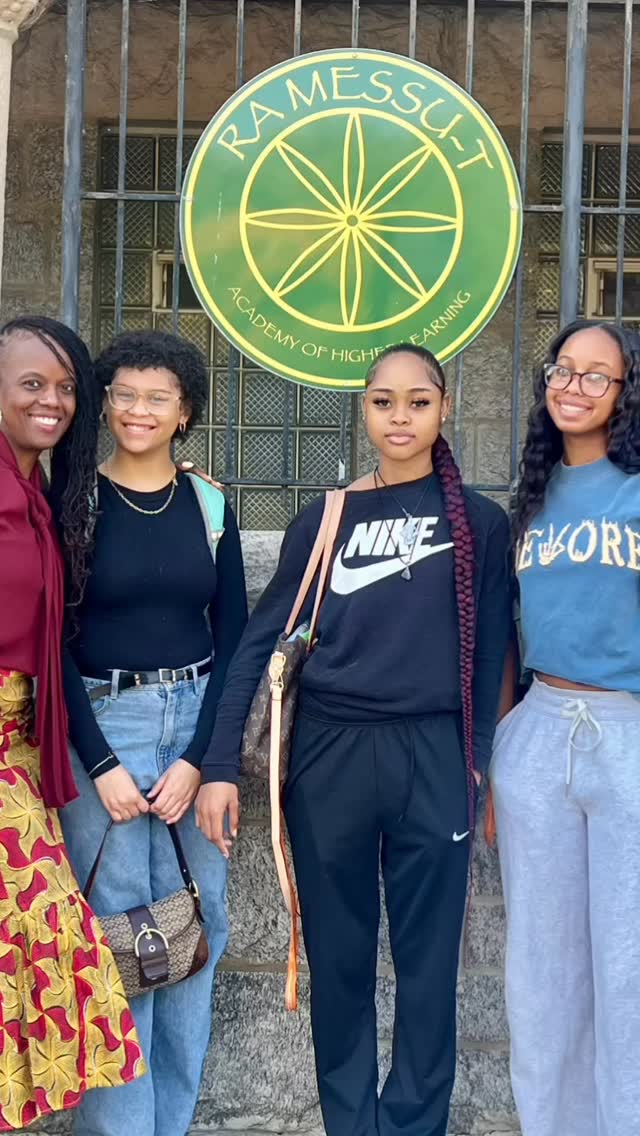 Elementary school✔️
Finishing high school early✔️
Taking a pic with the director as they leave for their college classes✔️
Building resumes and businesses✔️
Continue to compete and be great daughters, we're all proud of you!✨