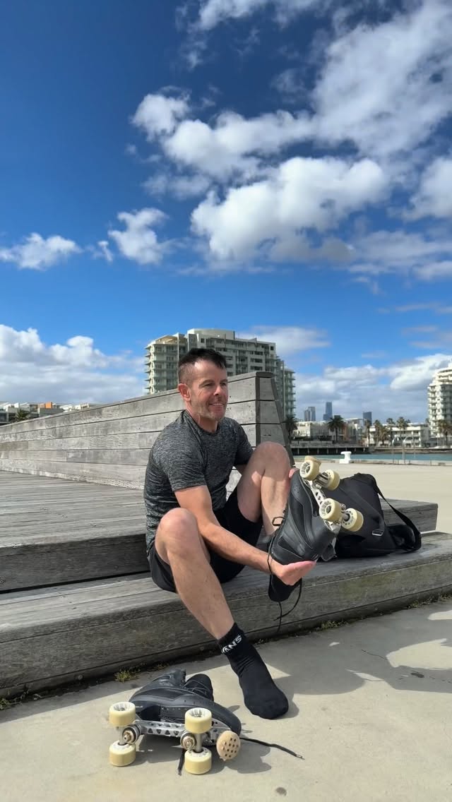 Suns up… Wheels out… here we go! Had the pier to myself! Great day for a skate. #rollerskating #outdoorskating #skater #skaterxlclips #skate #pattinaggioartistico #rollline #worldskate #skaters #rollerboy #gayskater #figureskating