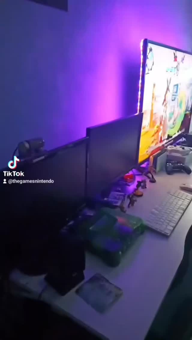 Que comecem os jogos! Nostalgia e modernidade se encontram aqui no quarto gamer da TGN! Venha nos seguir!
#nintendoswitcholed #nintendoswitch #n64 #retrogaming #switch #dreamcast #sega #nintendo #retrogames #retro #gameroom #gameroomsetup