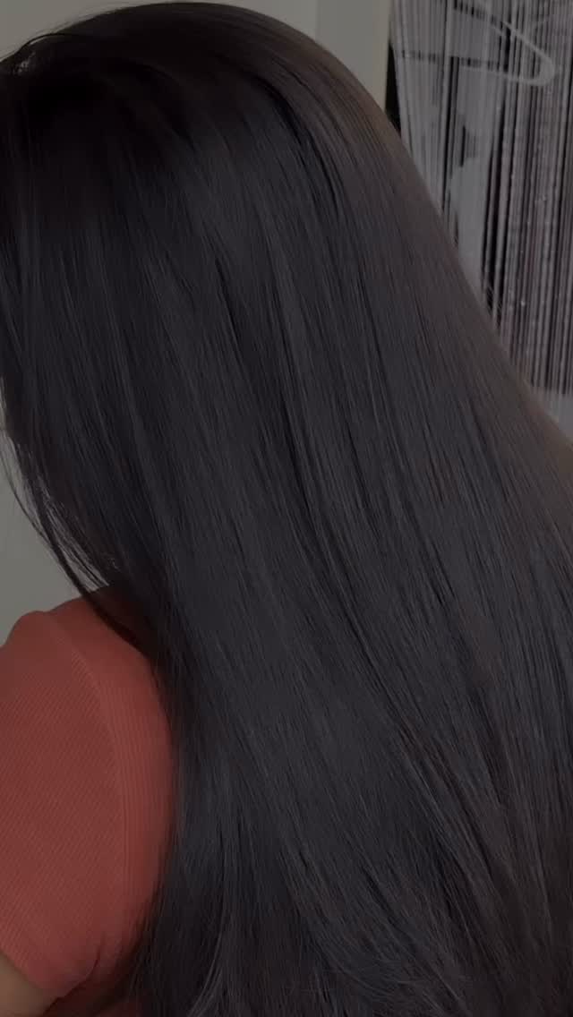 🤎From solid dark to lived in dimensional 🤎
This incredible transformation created by hair artist Rachel, shows what healthy beautiful hair can look like for ✨you✨
From never coloured to carefully curated soft highlights to compliment her guest. Rachel has a flare for both color and cut as well as being known for being very particular and precise.
If this something that you are looking for in your stylist she could be the perfect fit for you ✨
📆 Link in bio for reservations
#yqr #yqrhair #yqrhairstylist