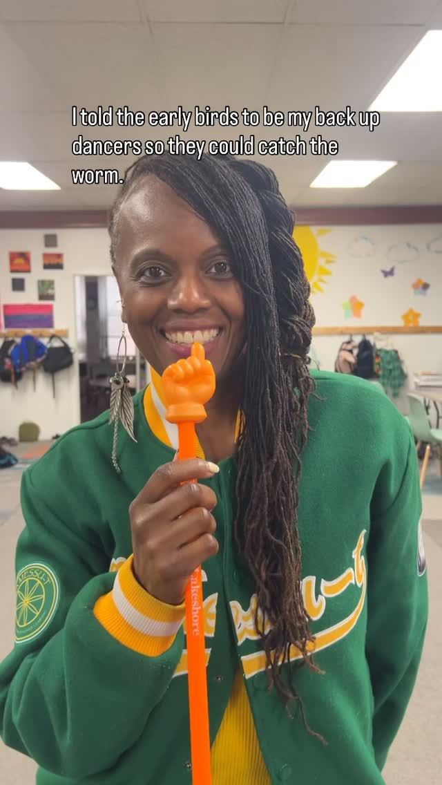 Yup they got the treats!🤣🤣
Make it a great day out there teachers and friends!😃💕🕺🏾💃🏾
#backupdancers #homeschoolmama #ramessut #morningvibes☀️