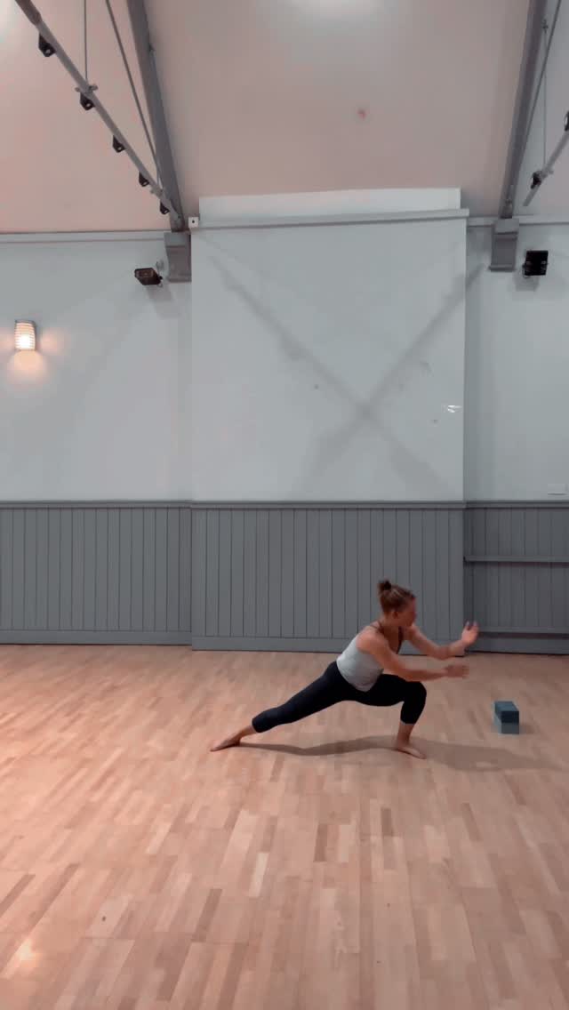 “We must combine the toughness of the serpent with the softness of a dove
—a tough mind and a tender heart”
- MLK
🐍🕊️
Thinking about strength and softness;
Uniting opposites
Practicing through the physical body
Tuning into bodily sensations
For it holds ineffable wisdom
#flow
#movementflow #movementpractice #internalpractice