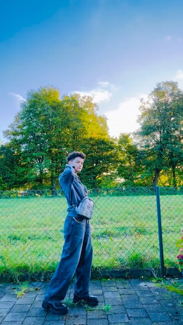 Passend zum Oktober und zu Halloween gibt's bei manudesign.ch jetzt eine neue Kollektion💀.
#manudesign #handmade #smallbusiness #smallbusinessowner #smallbusinesssupport #bagslover #handarbeit #schweiz #switzerland🇨🇭 #swissmade #swisshandmade #pratteln #selfdesign #womansmallbusinessowner #umhängetasche #bauchtasche #bellybag # #skull #prettybag #prettybags #coolbag #fashon #bagformen #unikat #träumewerdenwahr #stoff #cotton #stitch