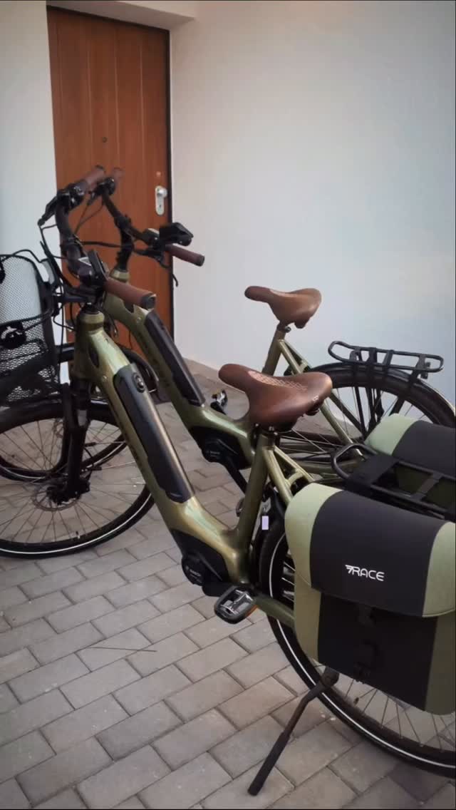 Wisten jullie dat er bij Casa Lita ook steeds 2 elektrische fietsen tot jullie beschikking staan? Ideaal om de omgeving op deze manier te verkennen!
#Fietsen #letsgo #losalcazares #vakantievillaspanje