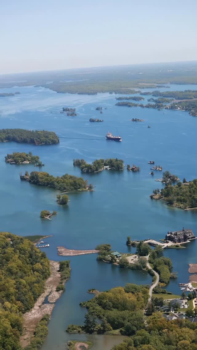 ✨ See the 1000 Islands like never before. Take to the skies and soak in breathtaking views you just can’t get from the ground. 🚁