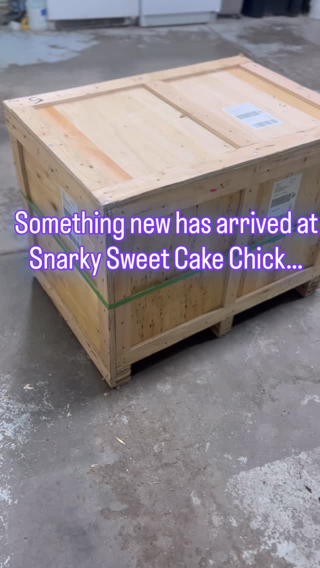 Something new is cooking at Snarky Sweet Cake Chick!
I’ve been waiting for months for this to arrive.
Tell me in the comments what you think it is!
#snarkysweetcakechick #icingimagesblueprinters
#edibleswag