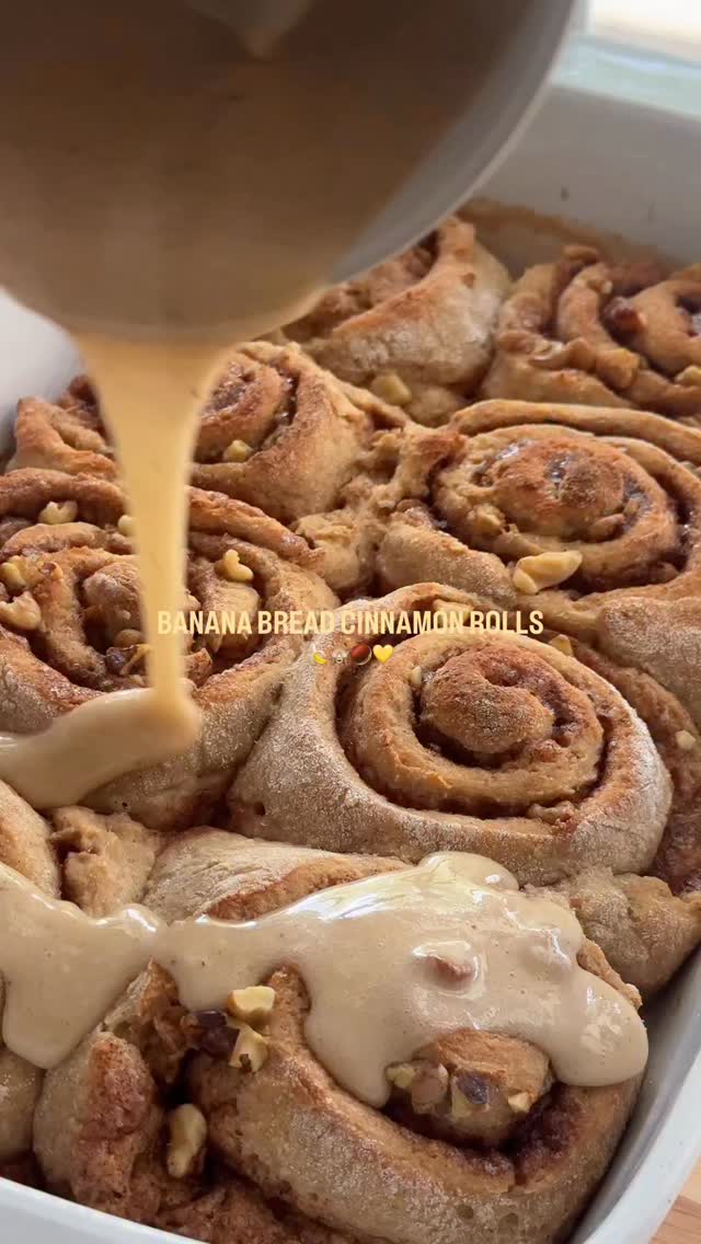 Your reminder that banana bread cinnamon rolls exist and that you should make them 🤤
Comment “recipe” and I’ll send it your way!
#cinnamonrolls #bananabread #brunch #glutenfree #glutenfreerecipes #recipesofinstagram #kingarthurflour