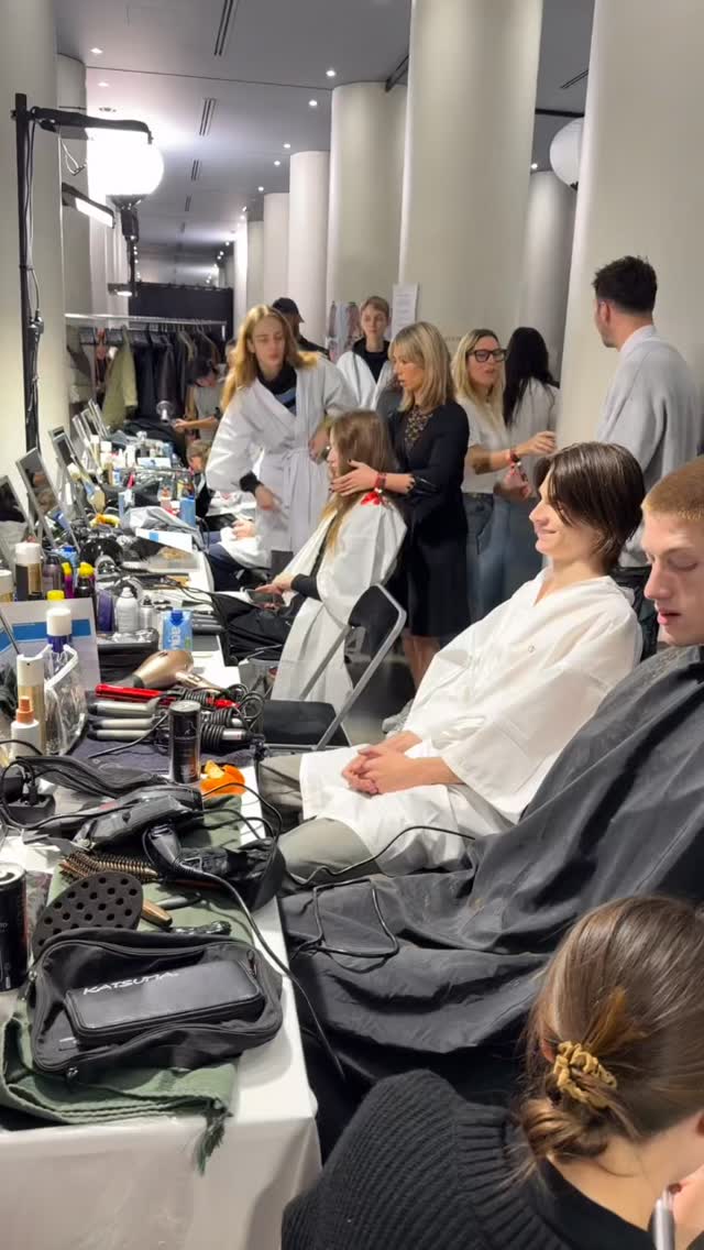 Paris Fashion Week @maisonvalentino
Paige and Millie backstage assisting the hugely talented @estherlangham #parisfashionweek2025 #surreyhairstylist #haslemerehair