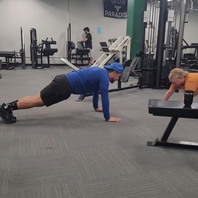 It's your trainer here! Drop down and do 20 push ups. RIGHT NOW !