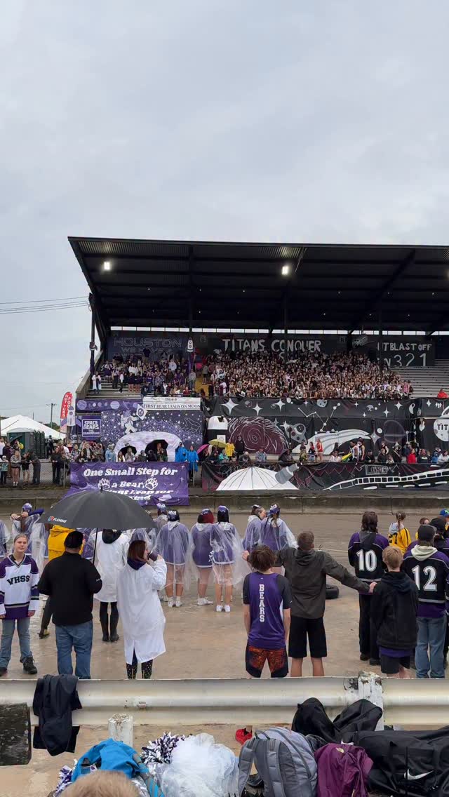 A little rain can’t dampen the spirit of Norfolk County’s high school students! 🎉 Today, they’re proudly celebrating Young Canada Day at the Norfolk County Fair & Horse Show, rain or shine!
#NCF2025 #YoungCanadaDay #NorfolkCounty #blogNorfolk