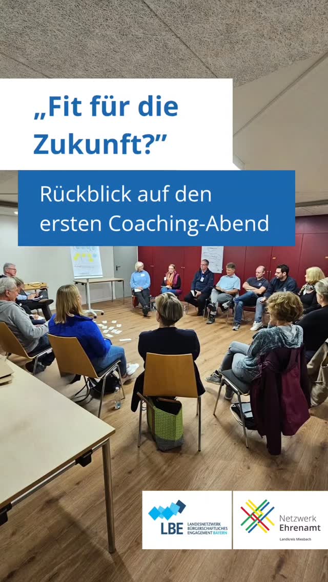 Letzte Woche startete unser Vereinscoaching im Bunten Haus in Miesbach. Acht Vereine aus dem Landkreis sind dabei, um gemeinsam an einer starken und zukunftsfähigen Vereinsarbeit zu arbeiten.
Das Coaching findet in Zusammenarbeit mit dem Landesnetzwerk Bürgerschaftliches Engagement Bayern (LBE) statt und wird durch das Bayerische Staatsministerium für Familie, Arbeit und Soziales gefördert. Ohne diese Unterstützung wäre das Projekt nicht möglich.
Begleitet werden die Vereine von Coach Michael Blatz, einem erfahrenen Berater für Vereinsentwicklung und Organisationsprozesse. Auch Julia Leisner vom LBE Bayern war beim Auftakt mit dabei.
Beim ersten von vier Abenden lernten sich die Teilnehmenden kennen und tauschten sich über ihre aktuellen Themen aus. Gemeinsam mit dem Coach wurden die Schwerpunkte gesammelt, an denen in den kommenden Wochen gearbeitet wird. Dazu gehören unter anderem Mitgliedergewinnung, Öffentlichkeitsarbeit, Aufgabenverteilung, Strukturen und Prozesse, Nachfolge, Angebote für junge Menschen, Fundraising und Kommunikation.
Die Vereine zeigten sich sehr offen und engagiert. Mit vielen Ideen und viel Motivation geht es nun in die nächsten Treffen.
@lbebayern
@bayerisches_sozialministerium
@michael.blatz.beratung
@weltladenholzkirchen
@tsv_rottach_egern
@chor_orchesterverein_miesbach
@tvmiesbach
@feuerwehrschliersee
#EngagiertInBayern #Vereinscoaching #NEAvernetzt #Ehrenamt #Vereine