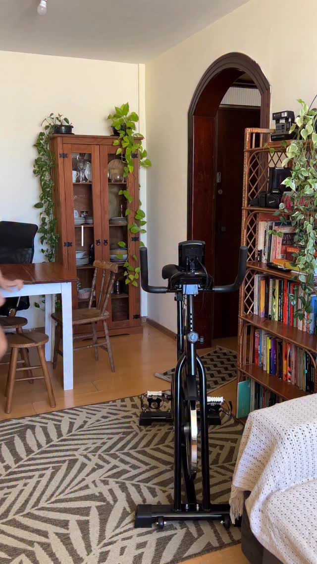 Dia 08/30! Quem aí tá acompanhando e gostando desse desafio? Comenta “não vai virar cabide” pra me incentivar.
Esse é o Desafio 30 Dias de Bike Ergométrica que eu criei pra me desafiar e compartilhar por aqui. Quem vem comigo?
Se quiser o link da minha bike está na minha bio, ou pode pedir nos comentários que eu te passo.
#bikeergometrica #bicicletaergométrica #bicicletaergometricaemcasa #treinoemcasa
#emagrecercomsaúde