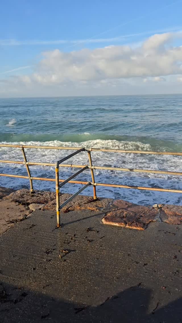 There’s something about the sea that always grounds me. 🌊
This morning, the waves were wild, powerful, and full of energy — yet somehow calming too.
It’s a reminder of nature’s strength, beauty, and ever-changing rhythm.
The sea has always been my biggest inspiration… its textures, its colours, and its moods often find their way into my designs. 💙
#jerseycoast #oceaninspiration #wildwaves #handmadejewelleryuk #jerseyci #seapray #crashingwaves