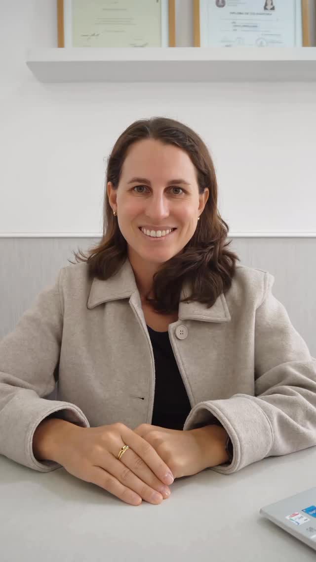 ¡Todavía estamos agendando citas 100% presenciales!✨ Puedes hacerlo desde la web www.cristinaarribas.com