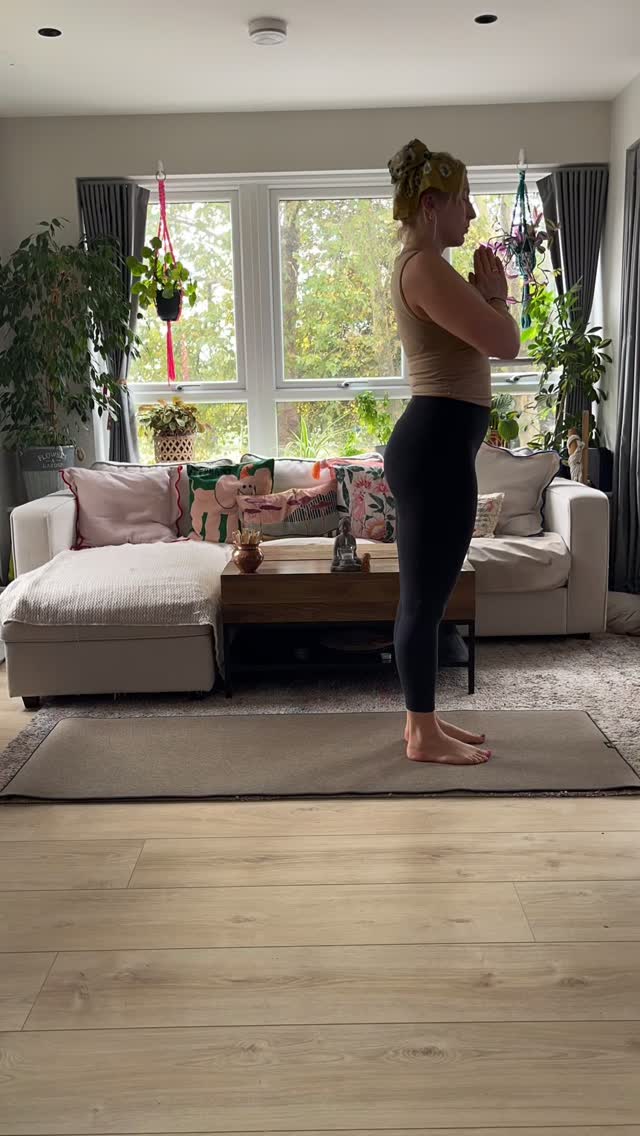 Morning detox flow to awaken the body and refresh the mind.
Start your day with movement, breath, and a little self-care.
#MorningFlow #DetoxYoga #RiseAndShine #MindfulMovement #WellnessJourney #YogaEveryDamnDay #SelfCare #GlowFromWithin