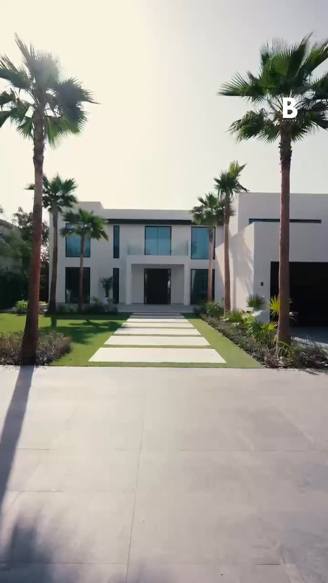 Another villa from the collection. High-end design in a top location in Dubai.
#dubai #villa #realestate #luxuryrealestate