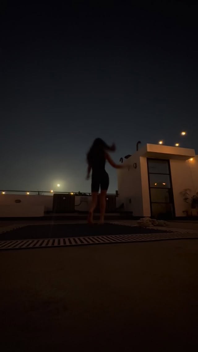 Full moon energy is in full swing. Releasing through spontaneous movement and dance, singing and lots of spinning tonight 🤍✨🪩 🌕🌀
#fullmoon #moonenergy #moonlight