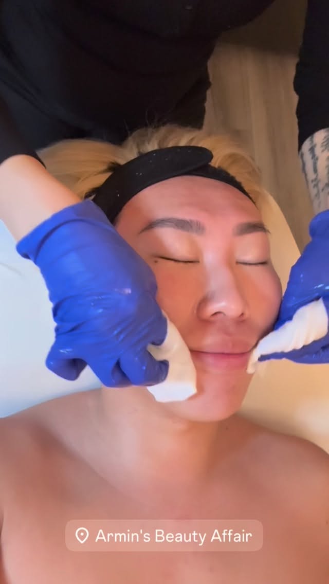 Come with me to Armin’s Beauty Affair for my bi-weekly facial 💆♂️✨
My skin gets oily and acne-prone sometimes, so I always go for the Calm Recovery Facial — it helps control oil, calm down breakouts, and keeps my skin feeling clean and balanced 🌿
Tien has been at Armin’s for 2 years and she’s amazing! Super gentle, knowledgeable, and always makes sure my skin leaves looking fresh and healthy 💚
If you’re dealing with acne or oily skin, you’ve got to try this one!
#ArminsBeautyAffair #HalifaxSpa #FacialDay #AcneCare #HealthySkinJourney #CalmRecoveryFacial #HalifaxBeauty #MensFacialCare