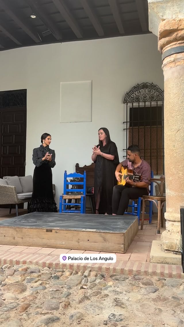 What a wonderful way to say goodbye to summer.
I’m recently back from the most wonderful weekend in the beautiful city of Córdoba.
Thank you for your warm hospitality Carmen and Victor 😍
Córdoba tienes mi corazón
#cordoba #flamenco #spain