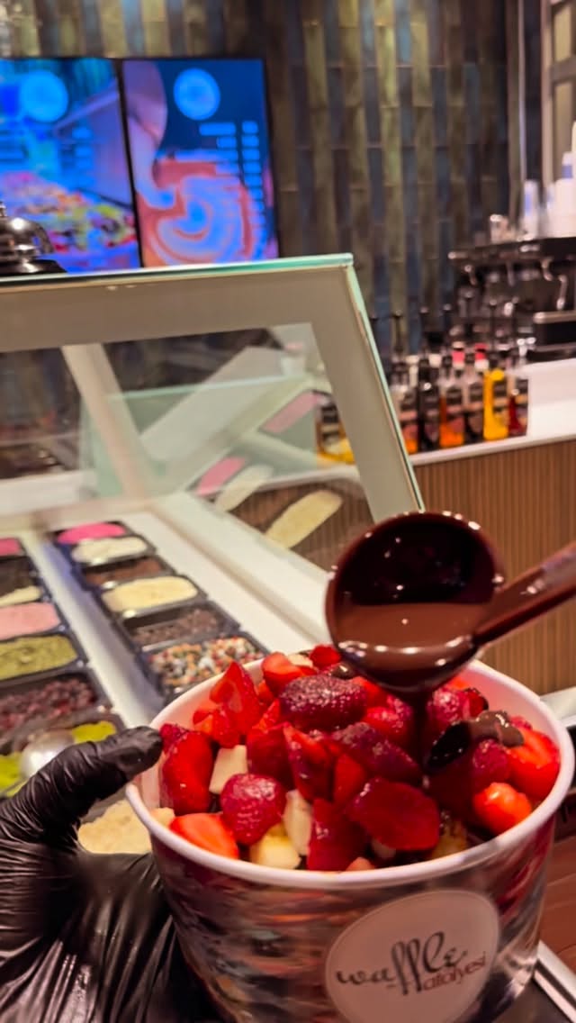 Özenle hazırlayıp , sevgiyle süslüyoruz
Çünkü burası Waffle Atölyesi — tatlıyı biz ciddiye alıyoruz. 💛#waffleatölyesi #waffles #i̇zmirlezzetleri