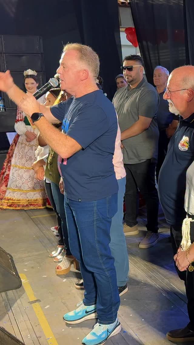 ✨ Um novo capítulo para o Polentão está prestes a começar! 🙌
Com a presença do Governador do Estado @casagrande_es , foi assinada a ordem de serviço para a grande reforma do nosso espaço, que é símbolo da nossa cultura, tradição e alegria 💛
Mais conforto, modernidade e acolhimento para continuar celebrando juntos a nossa amada Festa da Polenta! 🇮🇹🇧🇷🎉
@vendanova.es
#FestaDaPolenta #Polentão #VendaNovaDoImigrante #TradiçãoQueNosUne #CulturaItaliana