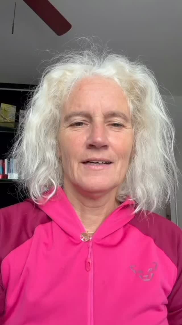 ❓ Was möchtest du über mich und meinen Weg wissen?
💬 Ich überlege, eine neue Blogreihe zu starten – aber diesmal nicht über Pferdetraining, sondern mehr über mich als Mensch:
✨ Meine Kindheit,
✨ meine Jugend mit Pferden,
✨ Welche Ausbildung ich gemacht habe
✨ Wer oder was mich inspiriert hat, mit HorsemanShip überhaupt zu beginnen
✨ Wie es dazu kam, ein Buch zu schreiben
✨ wie ich zu Pro Ride Horsemanship kam
✨ meine Träume, Höhen & Herausforderungen.
Oder hast du ganz andere Themen, die dich interessieren?
📌 Weitere Themenideen für deine Blogreihe „Anja persönlich“:
1. Wie alles begann – Mein allererstes Pony / Pferd 🐴
2. Was mich geprägt hat – Reitschule, Erlebnisse, Wendepunkte
3. Mein Weg zur Trainerin – Der Schritt raus aus dem Alten, rein ins Neue
4. Was ich heute anders sehe als früher
5. Mein größter Aha-Moment mit einem Pferd
6. Wovon ich träume – als Mensch & mit Pferden
7. Lieblingsmomente mit Magic / Future / Mustang
8. Was mich inspiriert – Bücher, Lehrer, Begegnungen
9. Wenn ich nicht mit Pferden bin... – Hobbys & Persönliches
10. Was ich meinem jüngeren Ich sagen würde
➡️ Antworte mir gerne hier direkt mit deiner Idee!
Ich freu mich auf deinen Input 💛
#anjaschwien #anjaswelt #meinwegmitpferden #proridehorsemanship #trainingszentrumreitvielfalt #persönlichmitpferd #pferdemenschen #pferdeverbindung #echtemomente #horsewoman #meinwarum #pferdeblog #blogreihe #vonherzzuherz #meinegeschichte #echtsein #lebenswegmitpferden #natürlichmitpferden #bewusstreiten #miteinanderwachsen #pferdeliebe #naturalhorsemanship #horsemanship