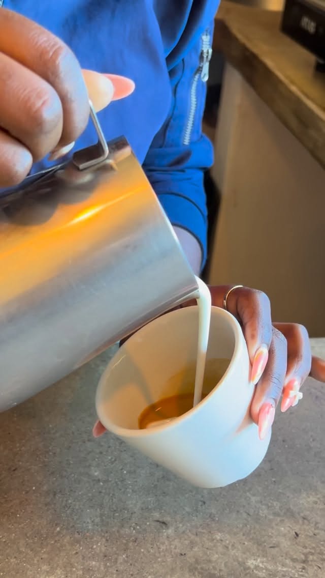 The kind of cappuccino that feels like a slow morning at the coast 🌿✨
#coffeelover #coffeeshop #supportlocal #cafe #kzn #cappuccino #explorepage #explore #instagood