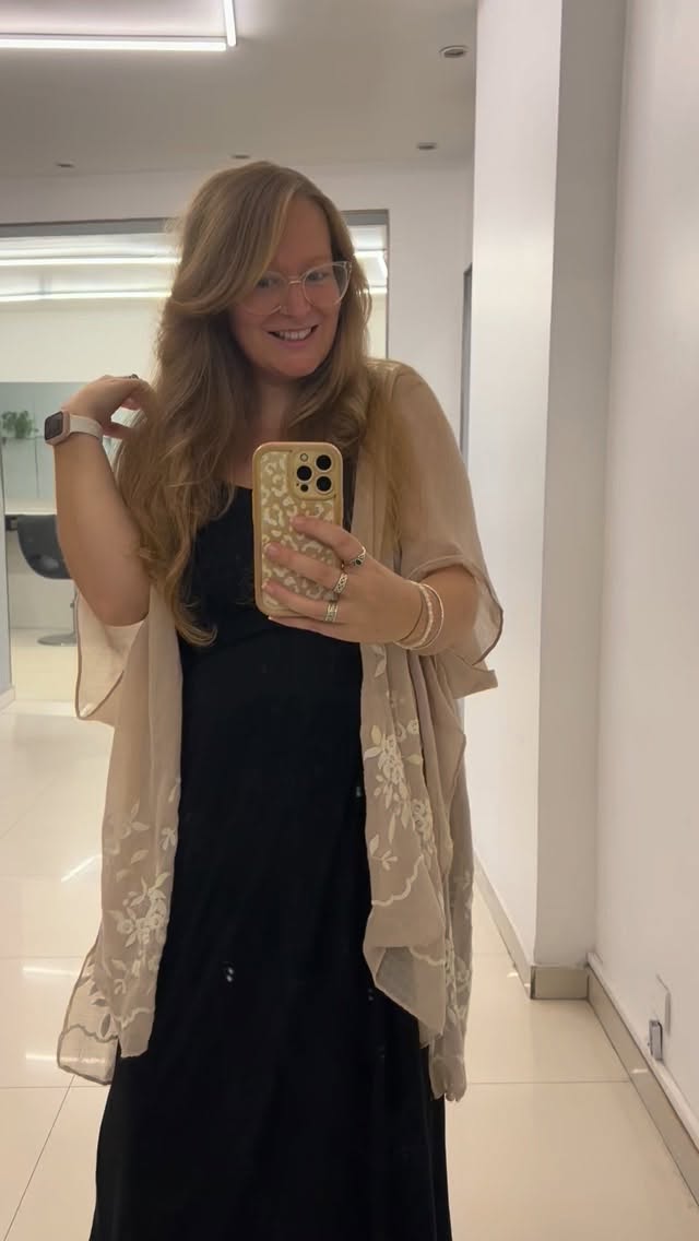 I wonāt tell you that coaching is working.
But there will be signs⦠PART 1 š„°
⨠You start saying things like, āI donāt know how, but I know Iāll figure it out.ā
⨠Youāre not rushing to fix or force - youāre pausing, breathing, allowing.
⨠You speak to yourself with a little more softness. The inner criticās still there⦠but itās no longer in charge.
⨠You honour your capacity. āNoā feels less like guilt, and more like self-trust.
⨠You feel safer in your body. Even when the future still feels uncertain.
⨠You let go of trying to āgo backā to who you were before burnout, illness, or heartbreakā¦and start getting curious about who youāre becoming.
No, I wonāt tell you coaching is working.
Youāll feel it.
In the space youāre holding for yourself.
In the way youāre returning - to your pace, your values, your power.
In the way youāre showing up - for your life, your healing, your joy.
And if youāre craving that kind of support, I have a few more 1:1 coaching spots left for 2025, and before my price update.
No pressure. No performative fixing.
Just space to rebuild, reflect, and move forward - on your terms.
⨠DM me or drop any emoji in the comments if youād like to explore what that could look like.
.
.
.
#BurnoutRecovery #LifeAfterChronicIllness #LifeAfter #LifeByDesign #CoachingJourney #TransformYourLife