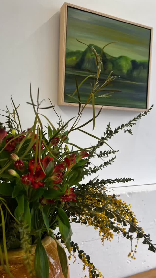 Come and Sail Away with @kathryncarter_artist this afternoon at @railwaystreetstudios. I am in the gallery this morning enjoying a late breakfast, while admiring Kathryn’s beautiful new exhibition. You can view Wed-Sat 10-4pm until the 25th of Oct🩵💙🩵 #newexhibition #railwaystreetstudios #kathryncarter #nzartist #nzart #nzartgalleries #nzartistsoninstagram #nzartcommunity #nzartcollectors