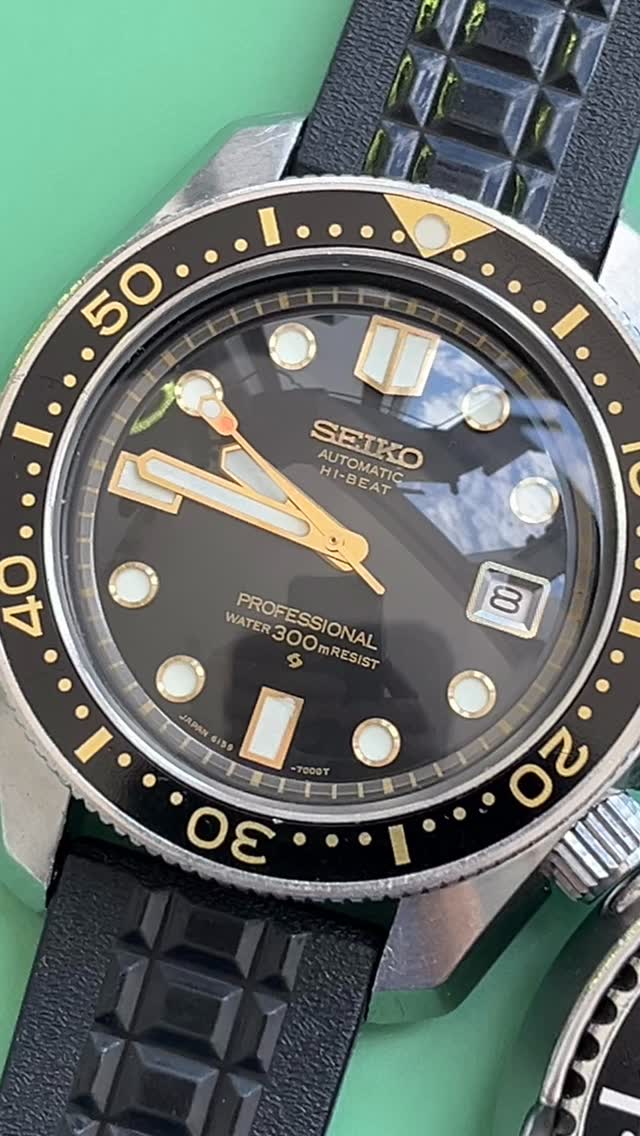 Two legends! The first Seiko 300m mechanical diver and the first Seiko 300m quartz diver, side by side.
Mechanical heritage meets quartz innovation, both built to take on the deep, both icons in their own right.
#Seiko #SeikoDiver #SeikoTuna #VintageSeiko #Seiko7549 #Seiko6159 #TempoPrima #CollectableVintageWatches