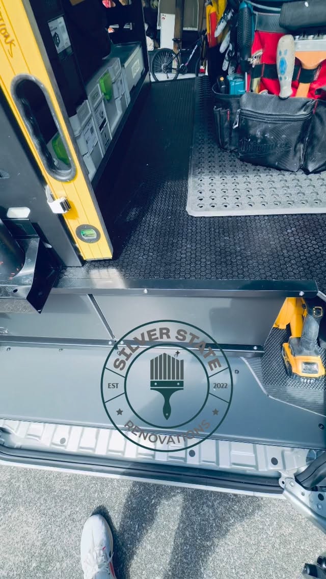 “The difference between good and great is the care we take. Professional finish. Lasting impression.” ✨ 🏠 👨🎨 #silverstaterenovations #masterpaintersnewzealand #duluxacreditedpainters #bcitoqualified #sitesafemembers