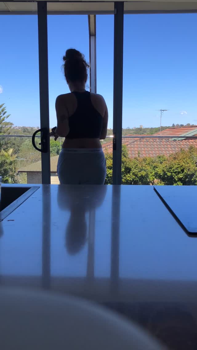 Happy Friday ☀️
#windowscleaning #cleaninghome #springcleaningtips #wecandoit💪🏻