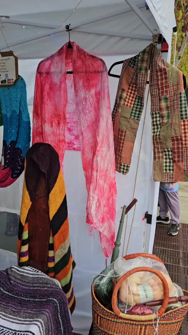 @thehungryhousewives 11th Annual Craft and Vendor Show! And it's huge! We're at the Glacier Middle School 10am-4pm today only. Food trucks, small businesses, door prizes, and more.
.
#smallbusiness #hungryhousewivescraftandvendorshow #horsenroundfiberstudio #fiberartistsofinstagram #handmadeisbestmade #handmade #womanownedbusiness #shopsmall #shoplocal #buckleywa #fiberartist #slowfashion #handspunyarn #sustainablefashion #supportlivestockfarmers #supportfarmers #supportwoolgrowers #localmarket