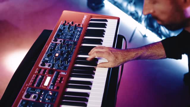 Are you ready to party? 🪩🕺🏽💃🏽🔥
✨ Sugar Sky Allstars ✨
👉🏽 www.sugarskymusic.com
.
.
#SugarSky #Allstars #Party #Partyband #Music #disco #gala #showband #showact #band #Evententertainment #vienna #austria #wien