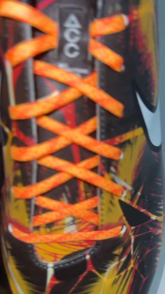 Sun. Speed. Splashes of heat.
The Nike Mercurial Vapor IX “Le Tropical” in Black/White with Orange-Red accents brings the visual intensity of tropical storms right to your feet. Designed for flair, agility, and flair in motion — this boot’s for those who want to make a statement every time they cut, sprint, or score.
Limited drops. Bold moves.
Available now in UK size 9 at Bootsfinder.
#MercurialVaporIX #LeTropical #NikeFootball #RareBoots #BootCollector #SpeedBoots #TropicalHeat #BootsFinder